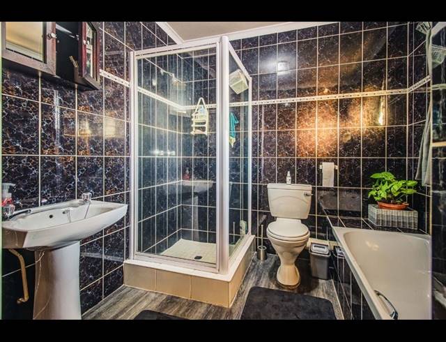3 BEDROOM APARTMENT FOR SALE IN GLEN MARAIS